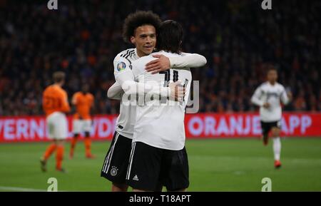 Amsterdam, Paesi Bassi . 24 Mar, 2019. firo: 24.03.2019, Fuvuball, calcio, nazionale Team Germany, UEFA, qualificatori di EURO 2010, Campionato Europeo qualifica 2020, Paesi Bassi, Olanda - GER, Germania giubilo Leroy SANE, GER 0: 1 | Utilizzo di credito in tutto il mondo: dpa/Alamy Live News Foto Stock