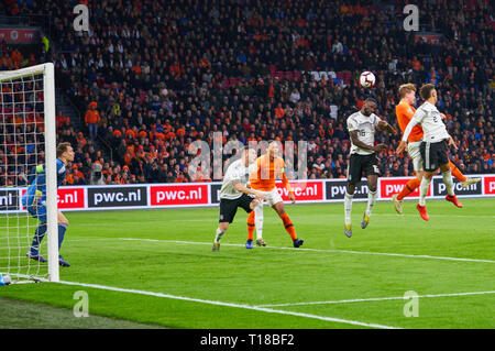 Amsterdam, Paesi Bassi. 24 Mar, 2019. Matthijs DE LIGT, NL 3 punteggi, germogli obiettivo per 1-2 PAESI BASSI - GERMANIA Importante: DFB regolamenti vietano qualsiasi uso di fotografie come sequenze di immagini e/o quasi-video. La qualificazione per i Campionati Europei quali EM, 2020 stagione 2018/2019, Marzo 24, 2019 a Amsterdam, Paesi Bassi. Credito: Peter Schatz/Alamy Live News Foto Stock