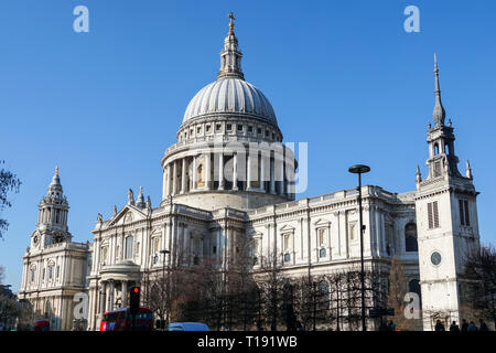 St Paul's Cathedral a Londra, Inghilterra, Regno Unito Foto Stock