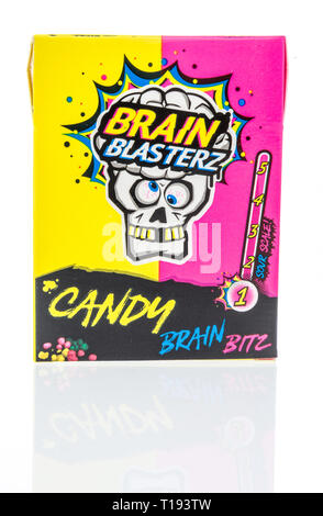 Winneconne, WI - 15 Marzo 2019: un pacchetto di cervello Blasterz sour candy isolato su un background Foto Stock