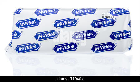 Winneconne, WI - 19 Marzo 2019: un pacchetto di McVities biscotti digestivi cioccolato si assottiglia isolato su un background Foto Stock