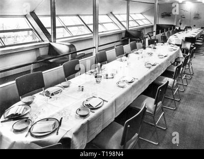 Trasporti / trasporto, aviazione, dirigibile, zeppelin LZ 129 'Hindenburg', vista interna, sala da pranzo, 1936, Additional-Rights-Clearance-Info-Not-Available Foto Stock