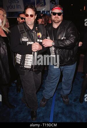 LOS ANGELES, CA - 31 Gennaio 1998: attori Dan Aykroyd (sinistra) & John Goodman presso la premiere del loro nuovo film "Blues Brothers 2000,' a Anfiteatro universale, Hollywood. Foto Stock