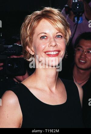 LOS ANGELES, CA - Aprile 8, 1998: attrice Meg Ryan alla premiere mondiale del suo nuovo film, "la città degli angeli", in cui ella stelle con Nicolas Cage. Foto Stock