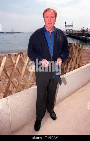 CANNES, Francia - 17 Maggio 1998: Attore Michael Caine a Miramax Films party presso il Festival del Cinema di Cannes. Foto Stock