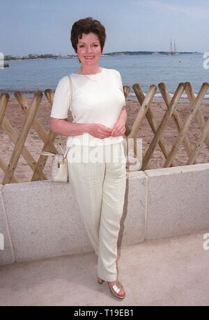 CANNES, Francia - 17 Maggio 1998: attrice Brenda Blethyn a Miramax Films party presso il Festival del Cinema di Cannes. Foto Stock