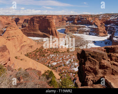 Sulla Casa Bianca rovina trail. Canyon De Chelly National Monument, Arizona. L'unico monumento nazionale gestito dai nativi americani. Foto Stock