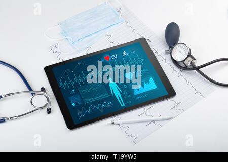 Live screening medico con applicazione medica su tablet Foto Stock