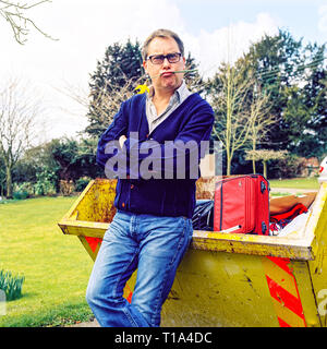 Ritratto di comico Vic Reeves fotografato a casa nel marzo 2006 Foto Stock