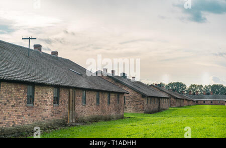 Oswiencim, Polonia - 21 Settembre 2019: Birkenau campo di concentramento. La morte nelle caserme. Sterminio ebraica storia di camp. Foto Stock