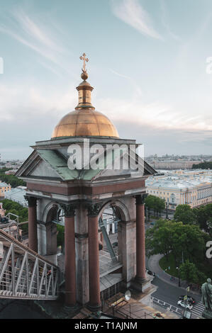 Notti bianche a San Pietroburgo, vista dal colonnato di San Isacco cattedrale, San Pietroburgo, Russia Foto Stock