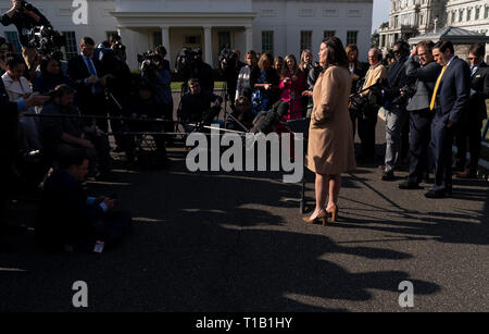 Washington, Stati Uniti d'America. 25 mar 2019. La portavoce della Casa Bianca, Sarah Sanders parla ai media, 25 marzo 2019 presso la Casa Bianca a Washington DC, Credito: Chris Kleponis/CNP /MediaPunch Credito: MediaPunch Inc/Alamy Live News Foto Stock