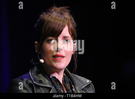 Colonia, Germania. 25 mar 2019. Sarah Kuttner, il presentatore TV, autore e giornalista, parla a Lit.colonia durante una lettura. Foto: Oliver Berg/dpa Credito: dpa picture alliance/Alamy Live News Foto Stock