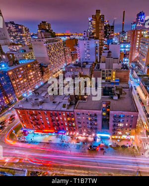 New York City di notte ruotato fino a 11! Foto Stock