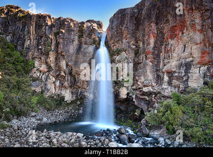 HDR-Vista del Taranaki Falls (Parco nazionale di Tongariro, Nuova Zelanda) Foto Stock