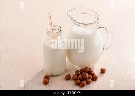 Bottiglia di Latte Nocciola Foto Stock