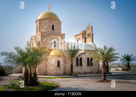 La nuova costruzione Chiesa greco-ortodossa di Giovanni Battista nel Battesimo sito 'a Betania oltre il Giordano" (Al-Maghtas) in Giordania, Medio Oriente Foto Stock