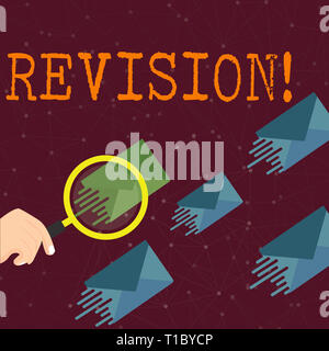 Parola di scrittura di testo revisione. Business photo vetrina ricontrollando prima di procedere Self Improvement Preparazione lente di ingrandimento su uno diverso Colo Foto Stock