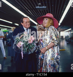 Flohr oder Die Traumfrau, Fernsehfilm, Deutschland 1987, Darsteller: Siegfried Lowitz, Heidelinde Weis Foto Stock