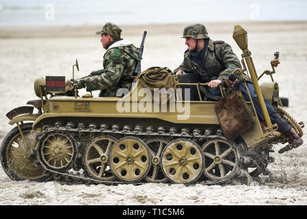 Kolobrzeg, Polonia, 17 marzo 2019: soldati tedeschi, Nazisti durante la ricostruzione della battaglia di Kolobrzeg. Foto Stock