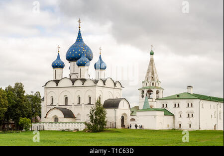 Vista pittoresca del Cremlino di Suzdal, Russia. Anello d'oro della Russia Foto Stock