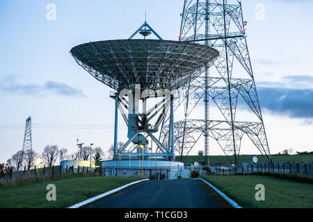 Elfordstown, Midleton, Co. Cork, Irlanda. Il 24 marzo 2019. Un chiaro freddo mattino presso il Centro Spaziale Nazionale Earthstation, Elfordstown, fuori Midl Foto Stock