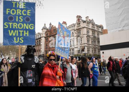 Londra/UK. Il 23 marzo 2019. Migliaia marzo a Piazza del Parlamento a chiedere un voto popolare. Credito: Katherine Da Silva/ Alamy news Foto Stock