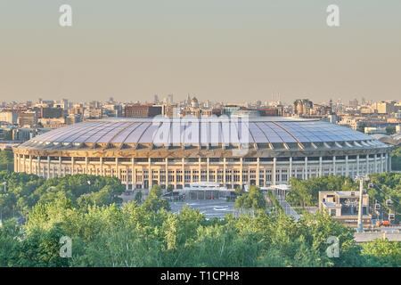 La Russia. Mosca. 26/05/18 - panorama della città con vista su Mosca e la grande arena sportiva del complesso Olimpico Luzhniki "". Foto Stock
