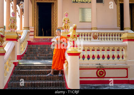 Kh'leang Pagoda è antica, Soc Trang provincia, Vietnam - Gennaio 26, 2019: l'attività quotidiana del Buddha monaci di Kh'leang Pagoda è antica nella Soc Tr Foto Stock