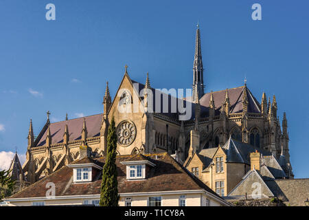 Arundel Cattedrale di Nostra Signora e San Filippo Howard visto da Parsons Hill nella storica città mercato di Arundel, West Sussex, in Inghilterra, Regno Unito Foto Stock