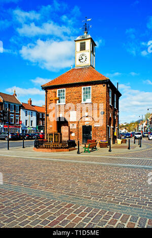 Yarm on Tees, Yarm Town Hall high street, North Riding nello Yorkshire, Inghilterra Foto Stock