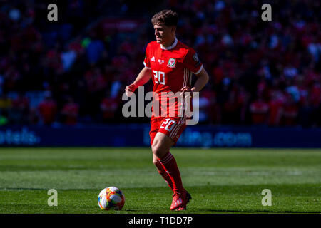 Dan James del Galles in azione contro la Slovacchia. Il Galles v Slovacchia UEFA EURO 2020 il qualificatore a Cardiff City Stadium, Foto Stock