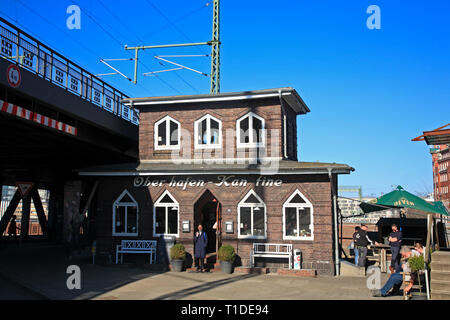 Ristorante Oberhafen-Kantine, HafenCity di Amburgo, Germania, Europa Foto Stock