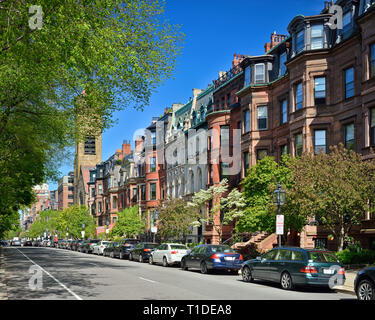 Commonwealth Avenue di Back Bay di Boston. Architettura vittoriana Foto Stock