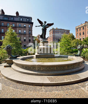 Angelo di acque. George Robert White Memorial in Boston Public Garden Foto Stock