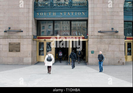 Ingresso alla stazione sud Centro per il trasporto per ferrovia di " commuters " e Treno Amtrak a Boston, Massachusetts, STATI UNITI D'AMERICA Foto Stock