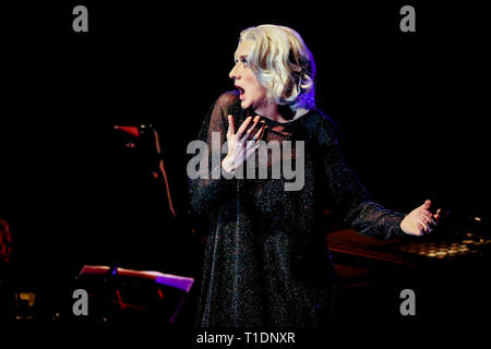 Bologna, Italia. 07Th Mar, 2019. Drusilla Foer, attrice, cantante, artista diva porta il suo punto 'Eleganzissima' per il teatro. Un viaggio nella musica che ha segnato la sua vita e i segreti della vita privata di una vera diva. Teatro Celebrazioni di Bologna. Credito: Luigi Rizzo/Pacific Press/Alamy Live News Foto Stock