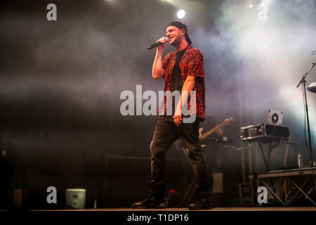 Bologna, Italia. 24 Mar, 2019. Vincitore della scorsa edizione del fattore X-Italia, Anastasio è in giro per il paese con il suo primo tour nei principali club italiani. Credito: Luigi Rizzo/Pacific Press/Alamy Live News Foto Stock