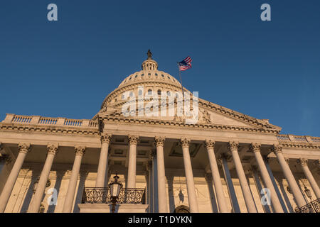 Campidoglio US; est anteriore nella mattina presto sun. Foto Stock