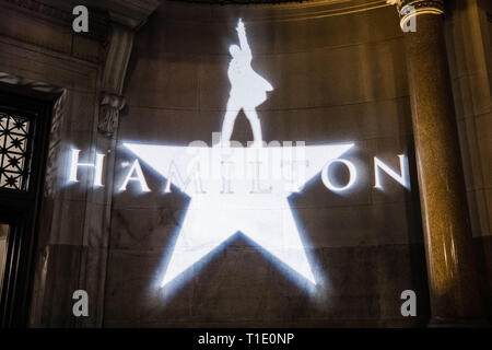 La società di 'Hamilton' celebra la loro apertura notturna al SHN Orpheum Theatre durante un dopo-party tenuto presso il recentemente rinnovato Hibernia National Bank building. Il 'e Peggy' azienda si trova in una nuova produzione di "Hamilton' dotate di: atmosfera dove: San Francisco, California, Stati Uniti quando: 21 Feb 2019 Credit: Drew Altizer/WENN.com Foto Stock