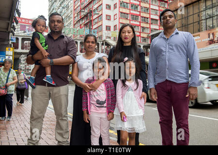 Immagine del file: HONG KONG,RAS DI HONG KONG, CINA. 17 Luglio 17: Snowden angeli custodi appaiono alla tortura rivendicazioni da istanza di ricorso per contestare il rifiuto di Foto Stock