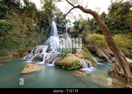 Iam Yem cascata. Questa è una bella cascata nel Moc Chau, figlio La provincia, Vietnam Foto Stock