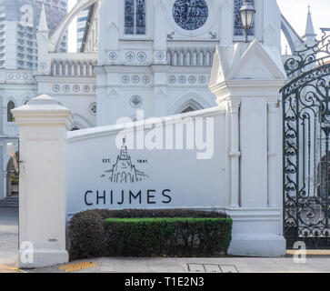 Ingresso al convento CHIJMES del Santo Bambino Gesù cappella trasformata in sala sociale funzione event center Singapore. Foto Stock