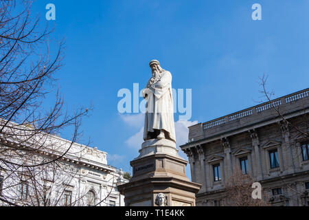 Monumento a Leonardo da Vinci di Milano, Italia Foto Stock