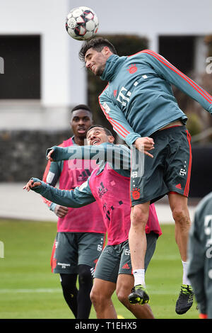 Javi (Javier) MARTINEZ (FC Bayern Monaco di Baviera), azione, duelli contro Thiago ALCANTARA (FCB). La formazione FC Bayern Munich Soccer 1. Bundesliga, stagione 2018/2019, su 26/03/2019 in Muenchen. | Utilizzo di tutto il mondo Foto Stock