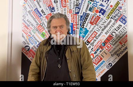 Rom, Italia. 26 Mar, 2019. Steve Bannon visitando l'Associazione della Stampa Estera. L'ex capo stratega del Presidente americano Trump vuole parlare con i giornalisti qui durante una conferenza stampa. Credito: Alvise Armellini/dpa/Alamy Live News Foto Stock