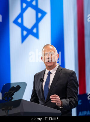 Generale Benny Gantz, un candidato per il primo ministro di Israele dal blu e bianco delle parti, parla all'American Israel Public Affairs Committee (AIPAC) 2019 Conferenza politica al Washington Convention Center di Washington il lunedì 25 marzo, 2019. Credito: Ron Sachs / CNP (restrizione: NO New York o New Jersey o giornali quotidiani nel raggio di 75 miglia da New York City) | utilizzo in tutto il mondo Foto Stock