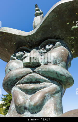 Miami Beach Florida,Bass Museum of Art,scultura,esterno,fronte,ingresso,Carlos Luna,Cuban,artista,War giro,War Hero,2005,bronzo,doppio lato f Foto Stock