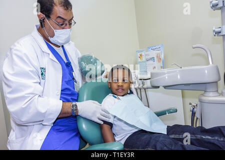 Miami Florida,Liberty City,Jessie Trice Community Health Center,salute orale,fiera,assistenza gratuita,esame,volontari volontari volontari volontari lavoratori del lavoro, Foto Stock