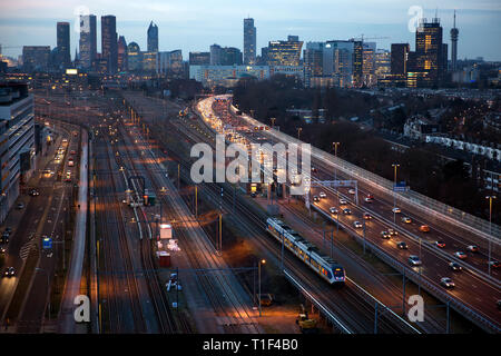 L'AIA - Rush Hour sull'autostrada A4 verso il centro Foto Stock